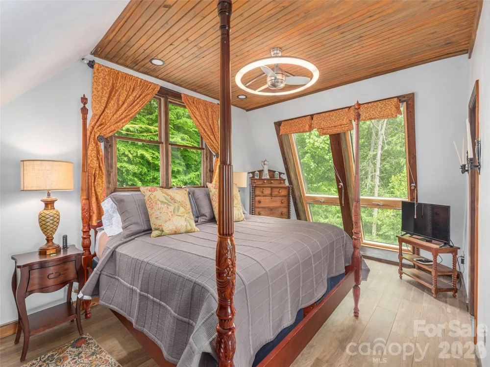 461 Ferguson Cove Loop Clyde, NC 28721