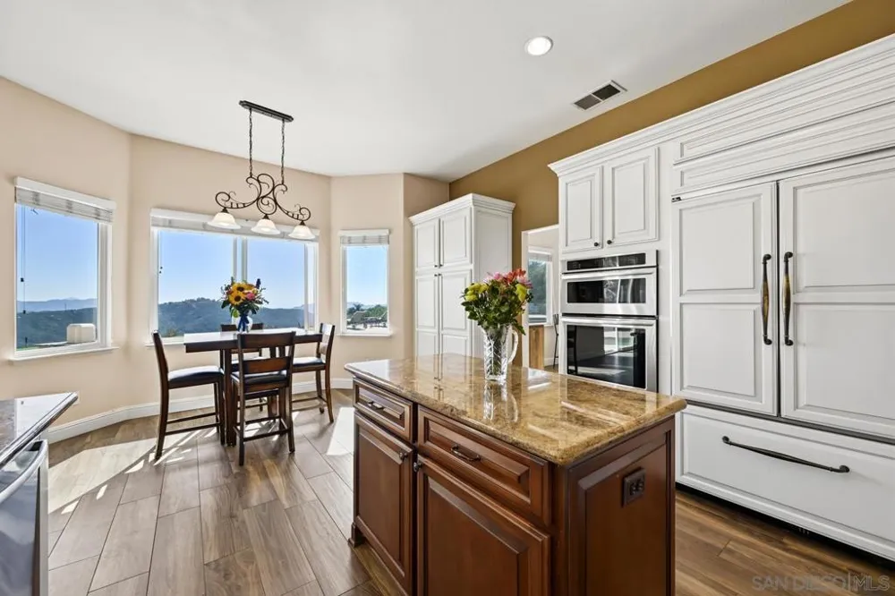 2167 Collomia Ct. Alpine, CA 91901