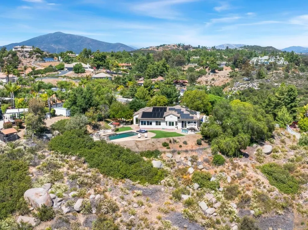 2167 Collomia Ct. Alpine, CA 91901