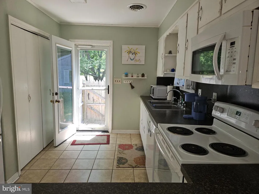 8140 HAVEN STREET Denton, MD 21629