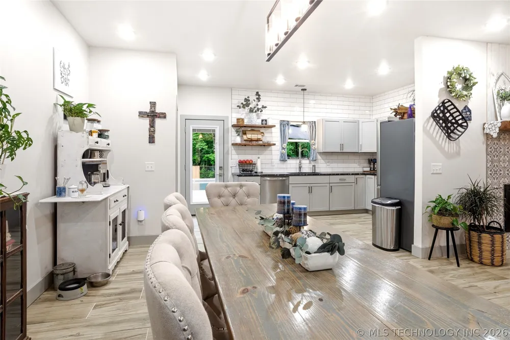 466070 E 800 Stilwell, OK 74960