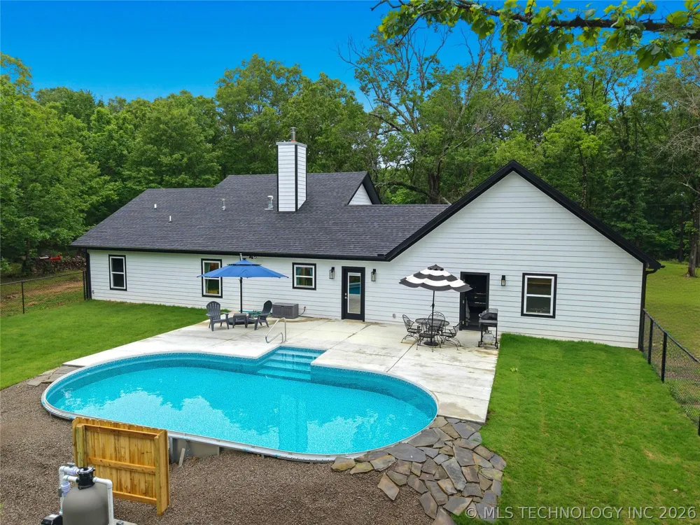 466070 E 800 Stilwell, OK 74960