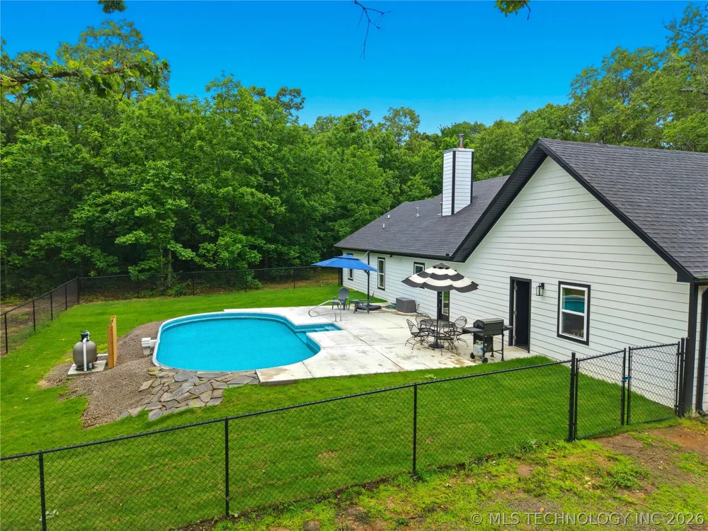 466070 E 800 Stilwell, OK 74960