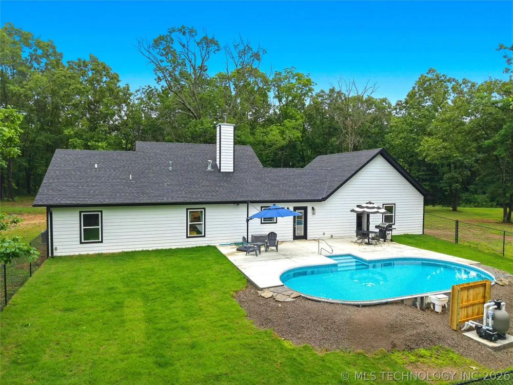 466070 E 800 Stilwell, OK 74960