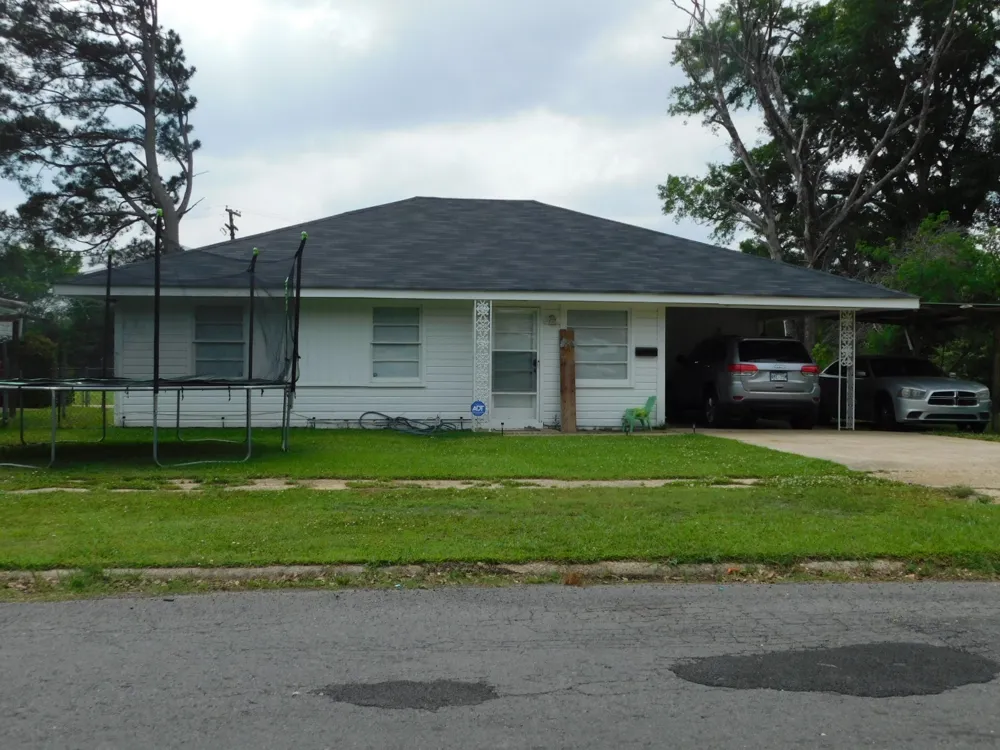 204 SE 3rd Street Springhill, LA 71075
