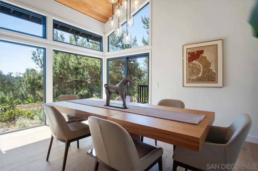 4905 EL ARCO IRIS Rancho Santa Fe, CA 92067