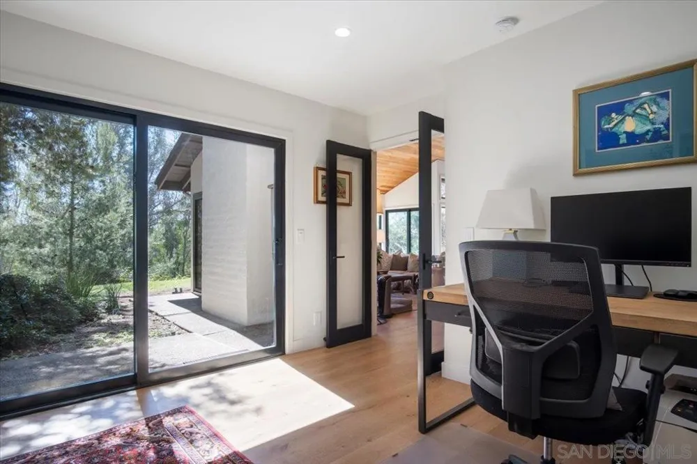 4905 EL ARCO IRIS Rancho Santa Fe, CA 92067