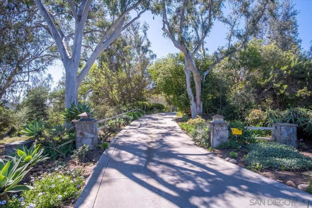 4905 EL ARCO IRIS Rancho Santa Fe, CA 92067