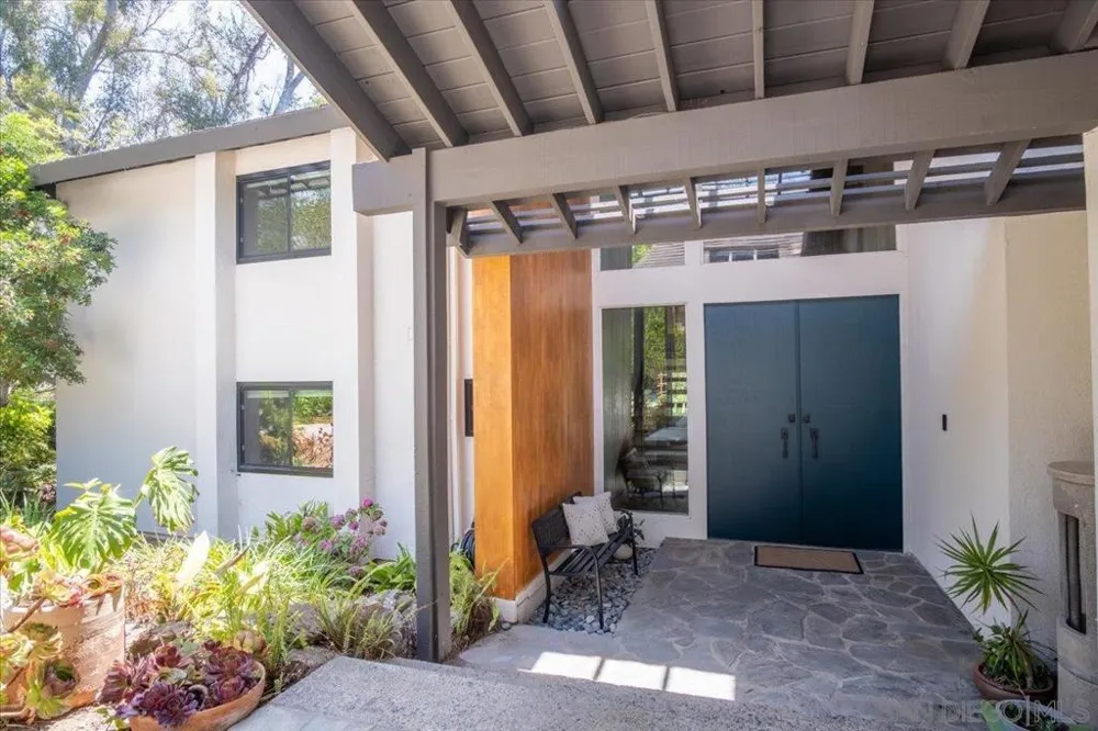4905 EL ARCO IRIS Rancho Santa Fe, CA 92067