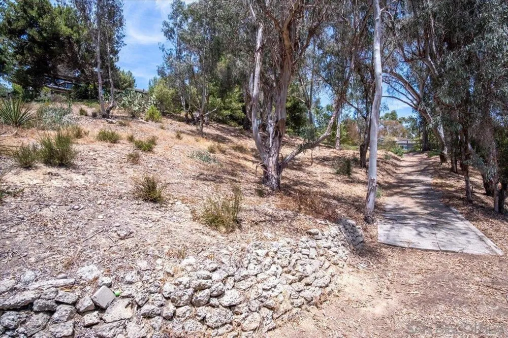 4905 EL ARCO IRIS Rancho Santa Fe, CA 92067
