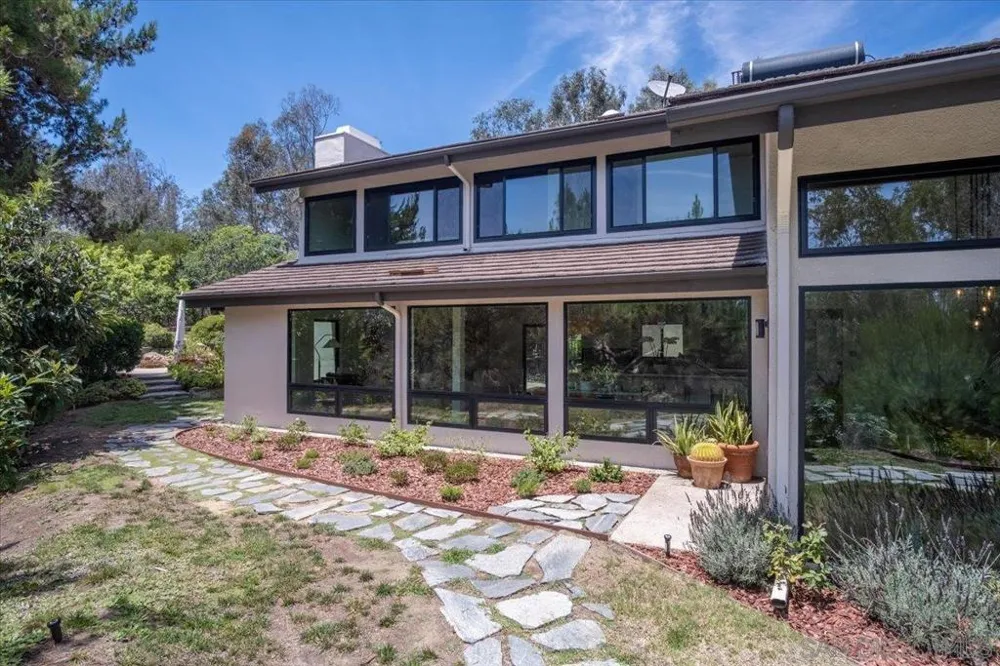 4905 EL ARCO IRIS Rancho Santa Fe, CA 92067