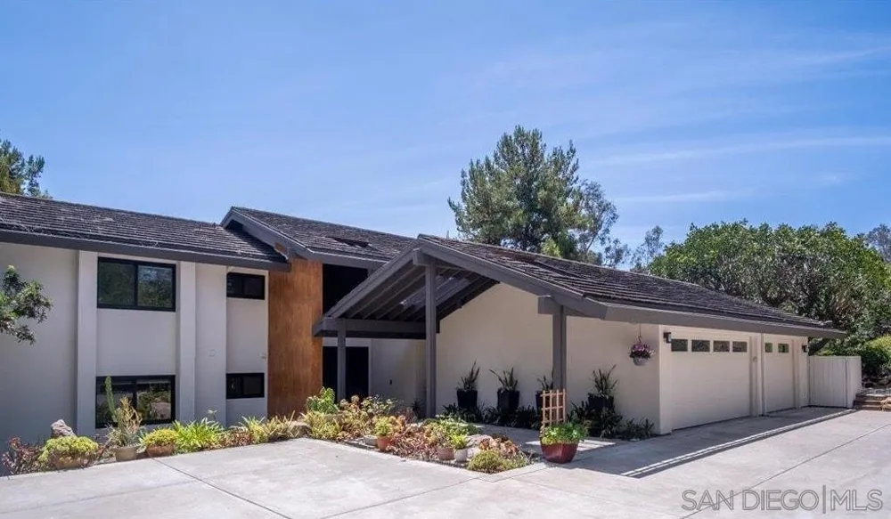 4905 EL ARCO IRIS Rancho Santa Fe, CA 92067