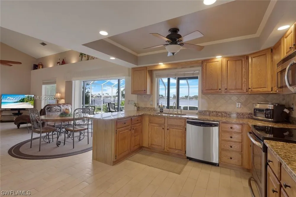 407 SW 37 St Cape Coral, FL 33914