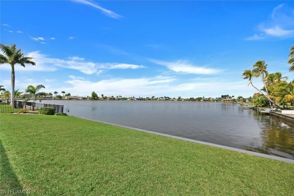407 SW 37 St Cape Coral, FL 33914