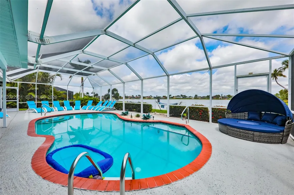 407 SW 37 St Cape Coral, FL 33914