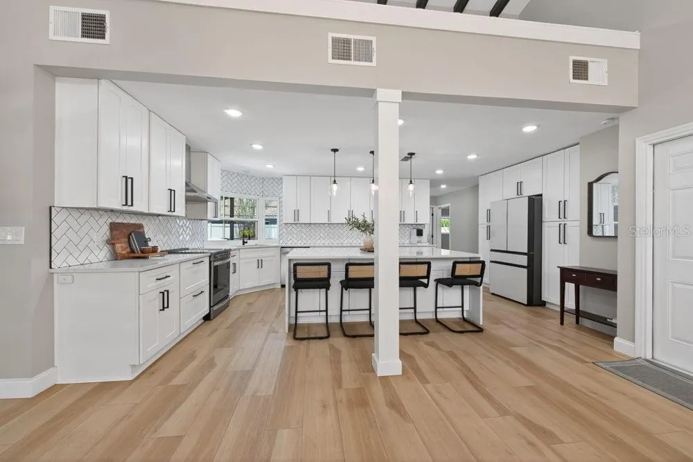 1461 87TH AVENUE St Petersburg, FL 33702