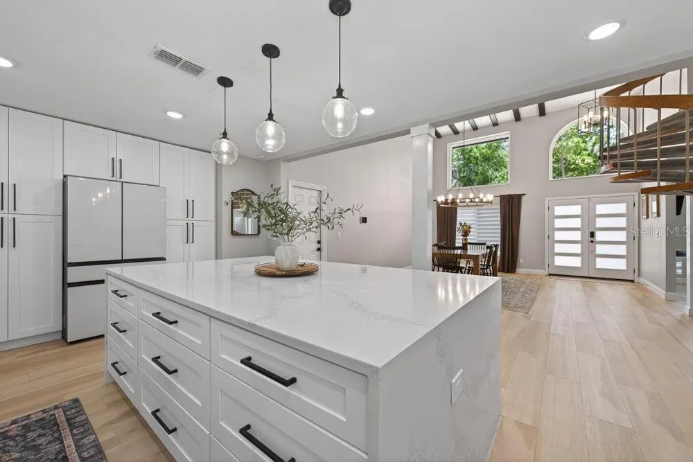 1461 87TH AVENUE St Petersburg, FL 33702