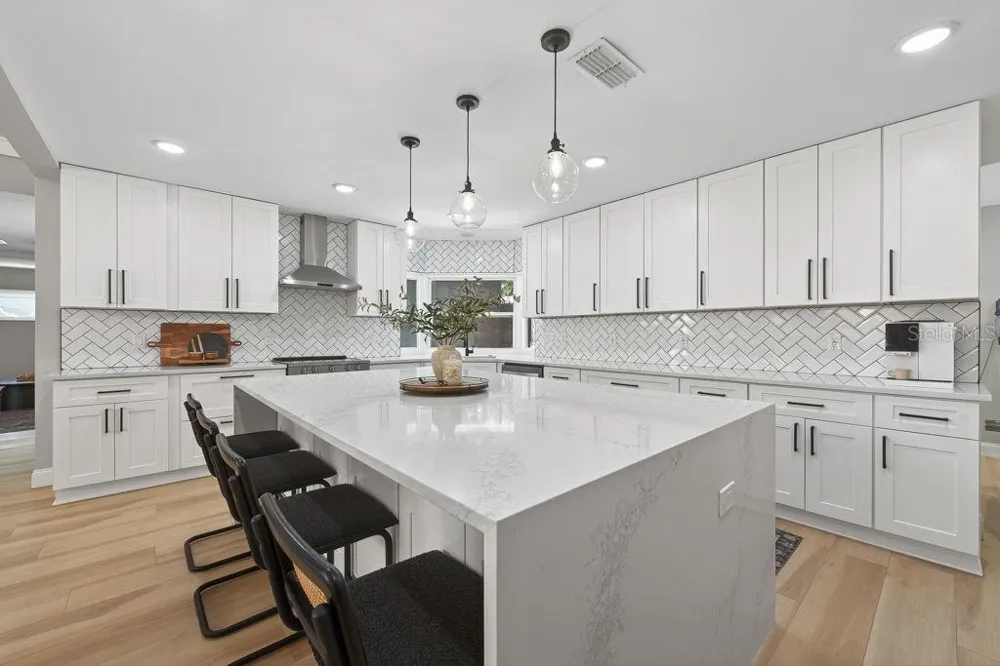 1461 87TH AVENUE St Petersburg, FL 33702