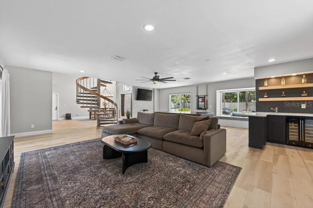 1461 87TH AVENUE St Petersburg, FL 33702