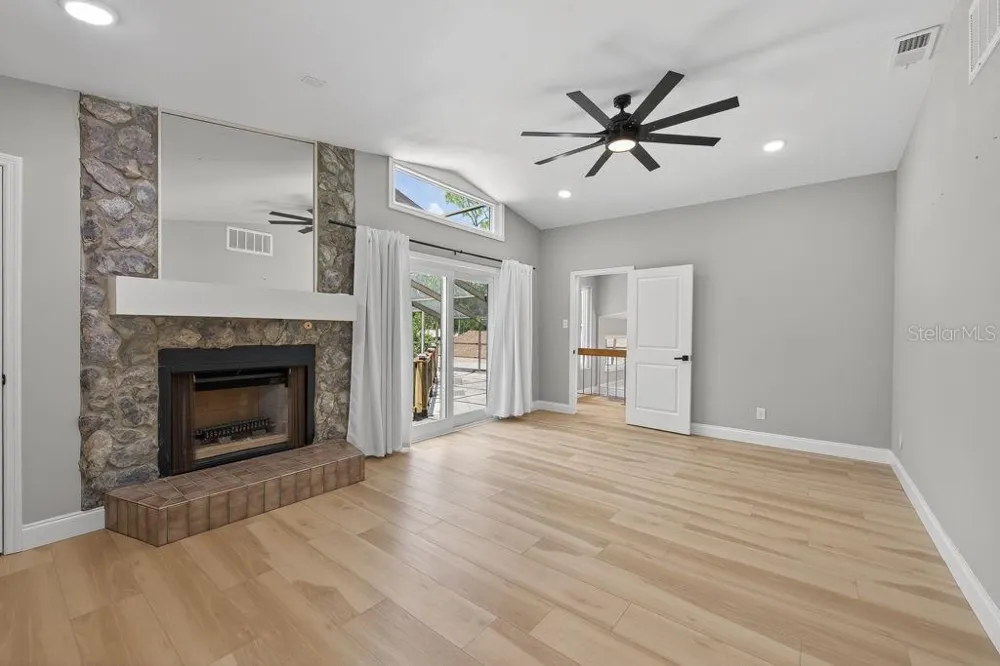 1461 87TH AVENUE St Petersburg, FL 33702