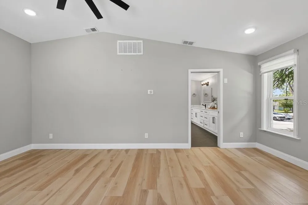 1461 87TH AVENUE St Petersburg, FL 33702