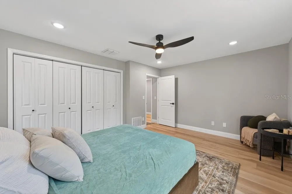 1461 87TH AVENUE St Petersburg, FL 33702