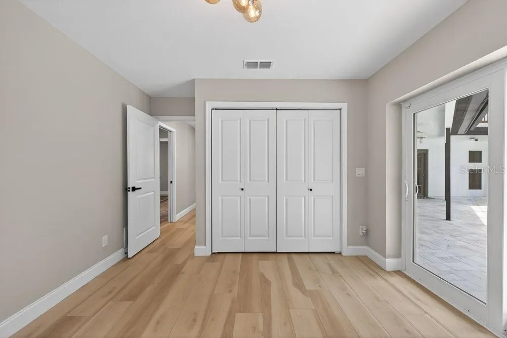 1461 87TH AVENUE St Petersburg, FL 33702