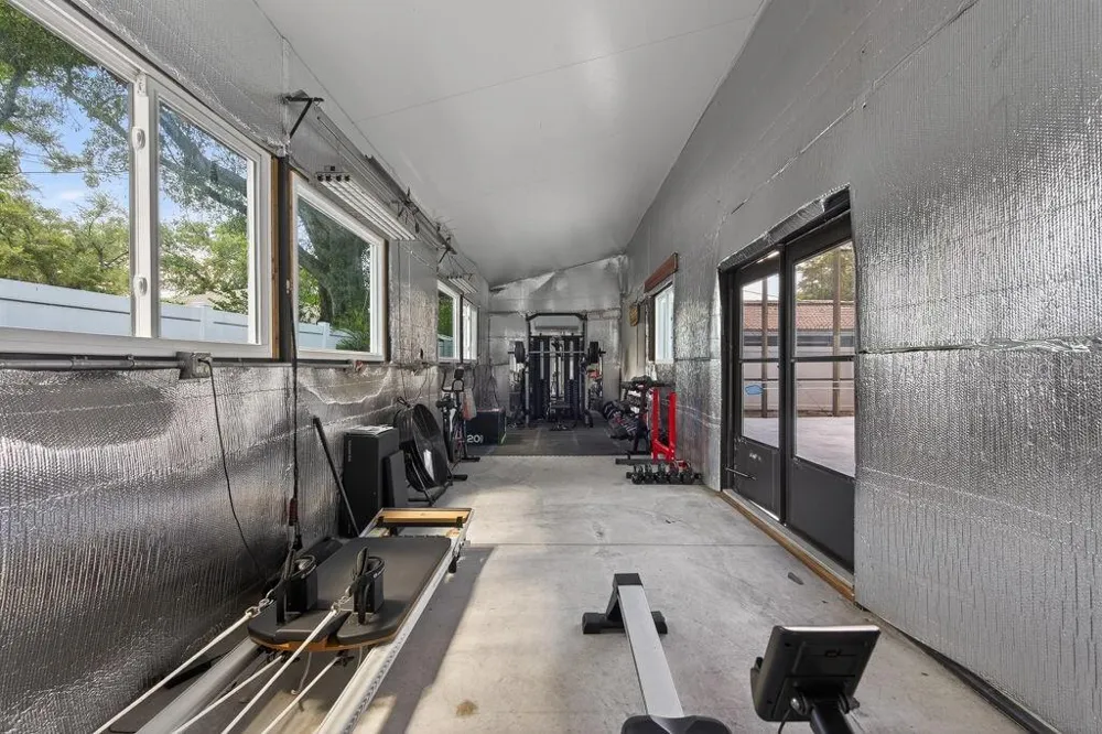 1461 87TH AVENUE St Petersburg, FL 33702