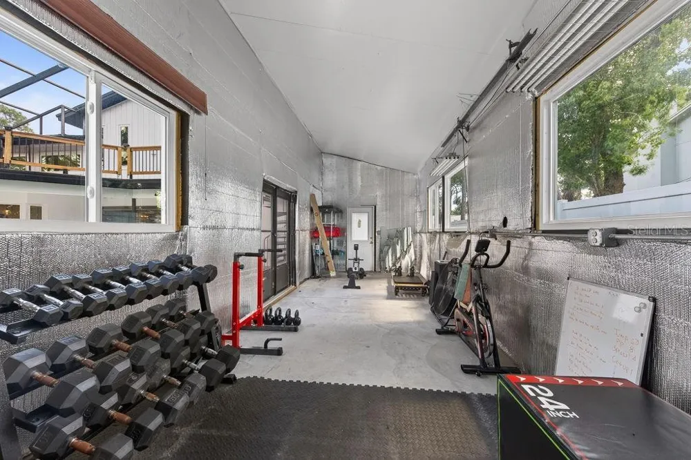 1461 87TH AVENUE St Petersburg, FL 33702