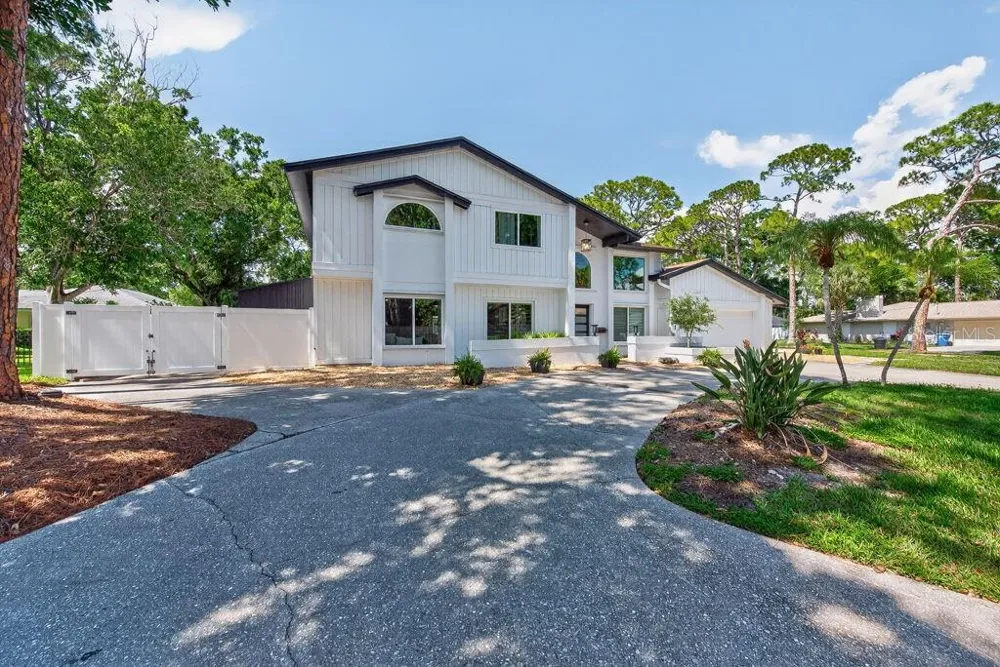 1461 87TH AVENUE St Petersburg, FL 33702