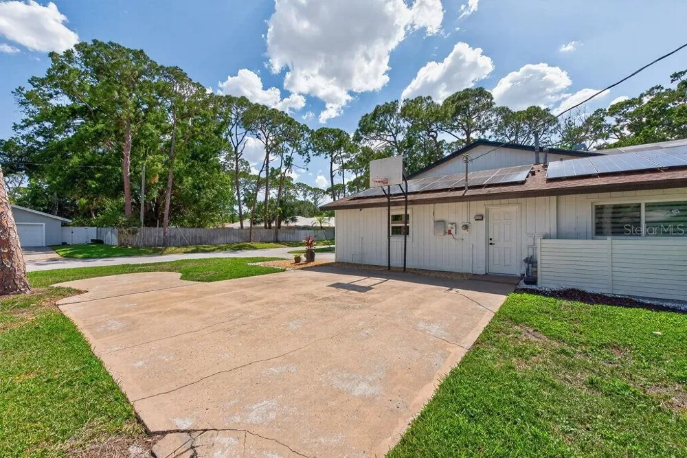 1461 87TH AVENUE St Petersburg, FL 33702