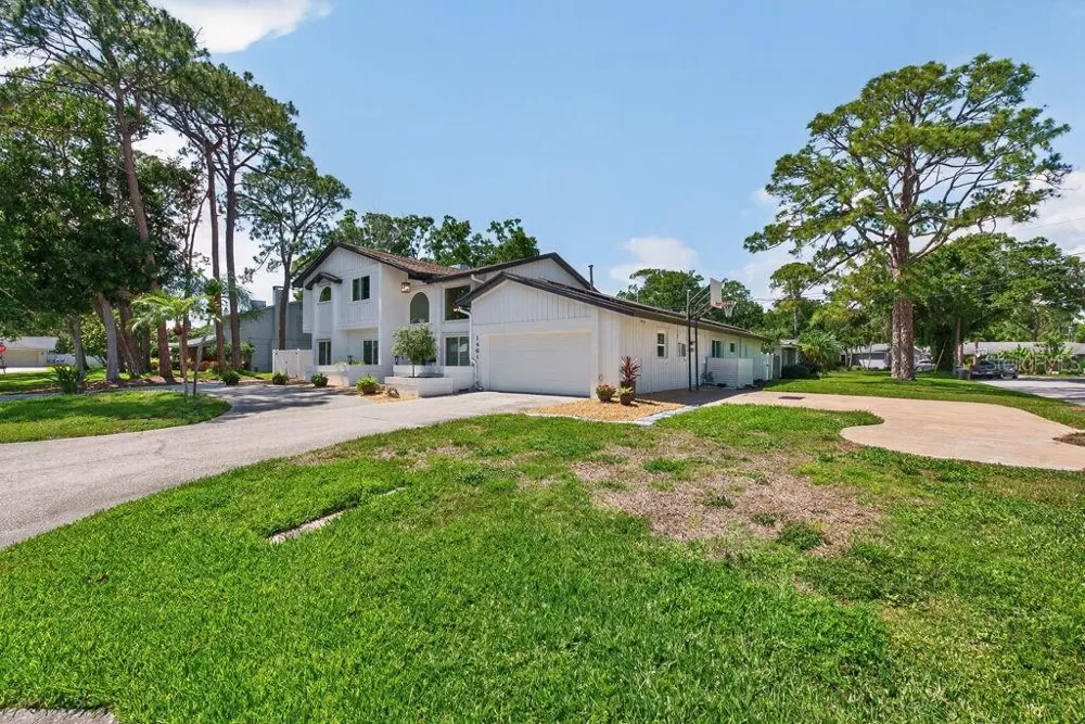1461 87TH AVENUE St Petersburg, FL 33702