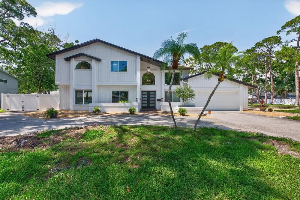 1461 87TH AVENUE St Petersburg, FL 33702