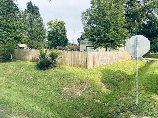 802 Fall Creek Drive Huffman, TX 77336