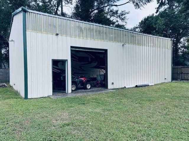 802 Fall Creek Drive Huffman, TX 77336