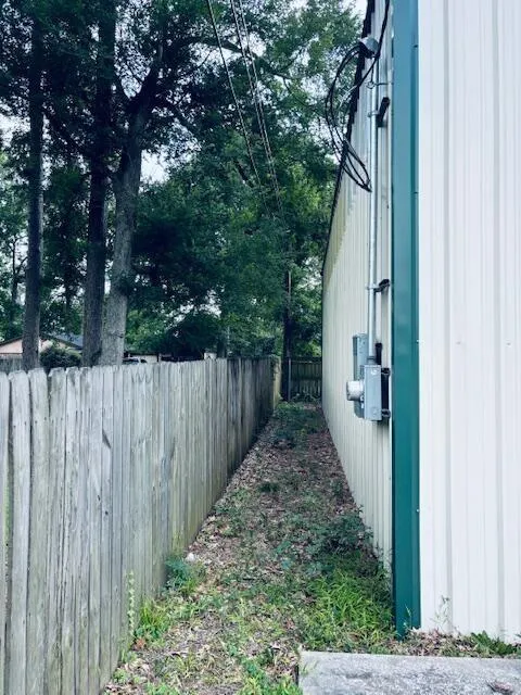 802 Fall Creek Drive Huffman, TX 77336