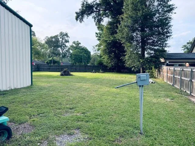 802 Fall Creek Drive Huffman, TX 77336