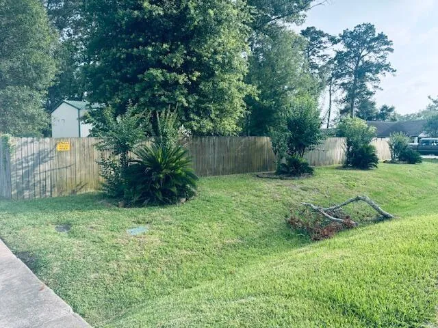 802 Fall Creek Drive Huffman, TX 77336