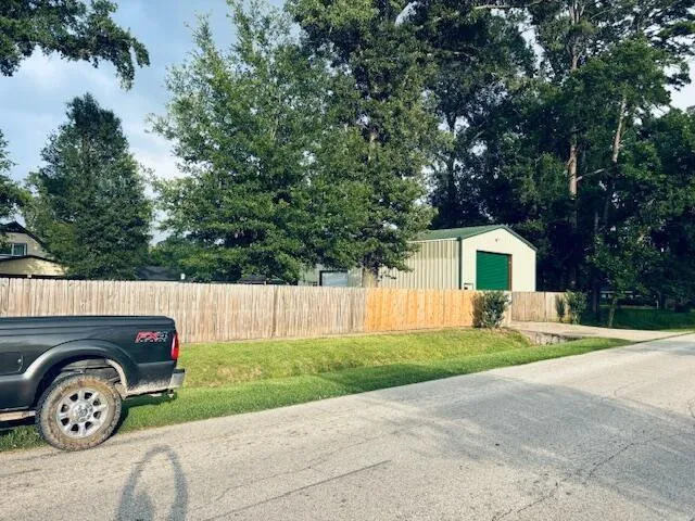 802 Fall Creek Drive Huffman, TX 77336
