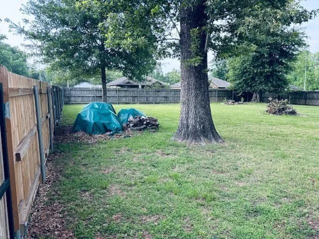 802 Fall Creek Drive Huffman, TX 77336