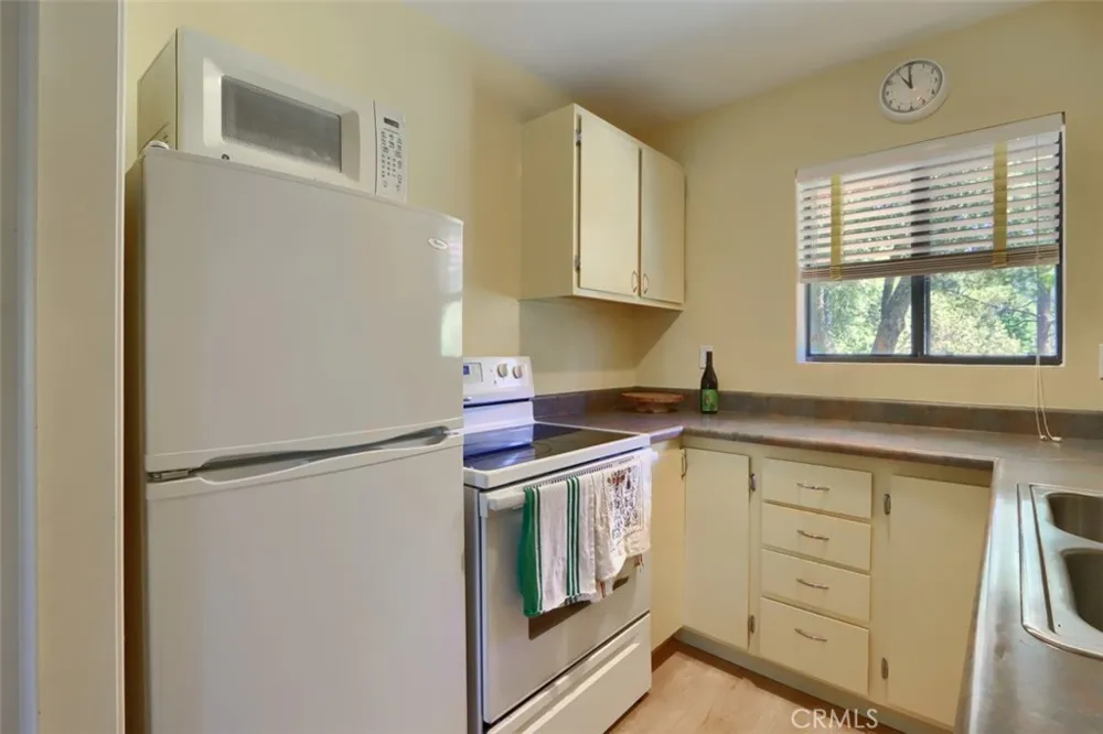 43016 Sunshine Mountain Oakhurst, CA 93644