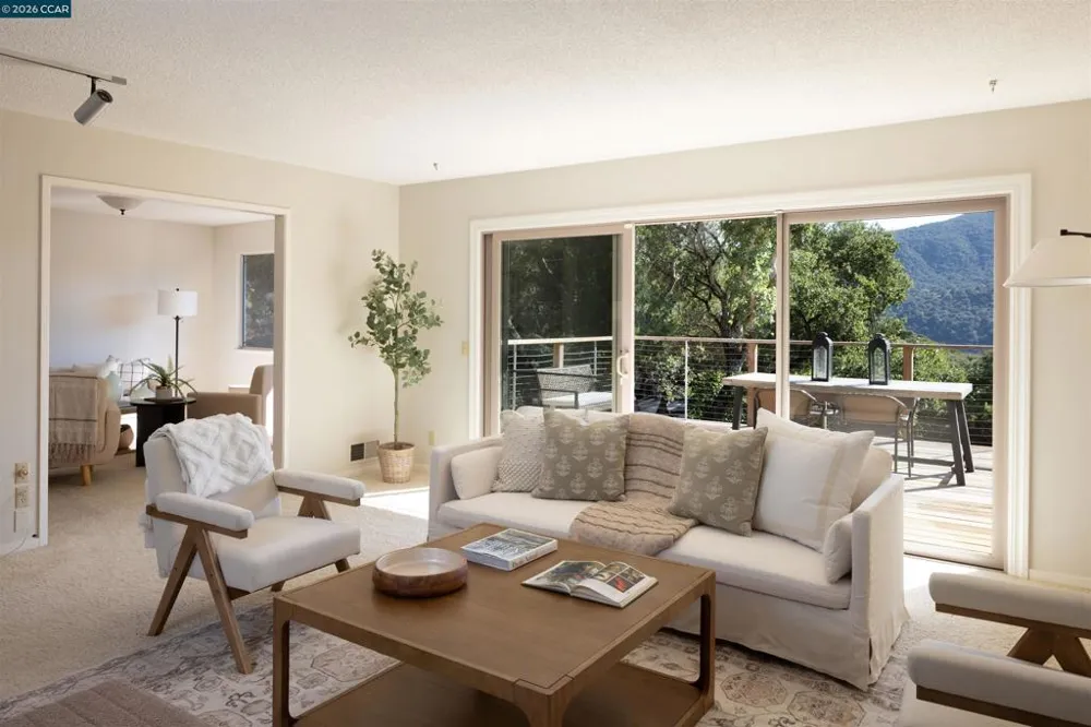 12 Marquard Rd Carmel Valley, CA 93924