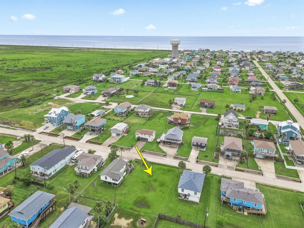 16534 Jolly Roger Jamaica Beach, TX 77554