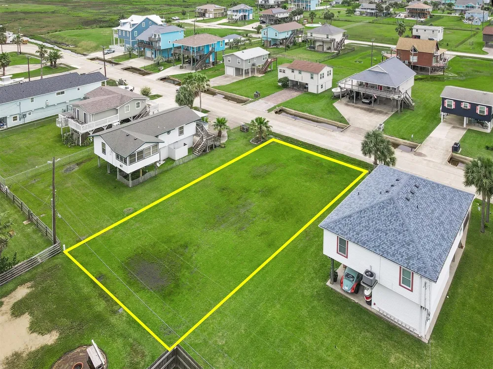 16534 Jolly Roger Jamaica Beach, TX 77554