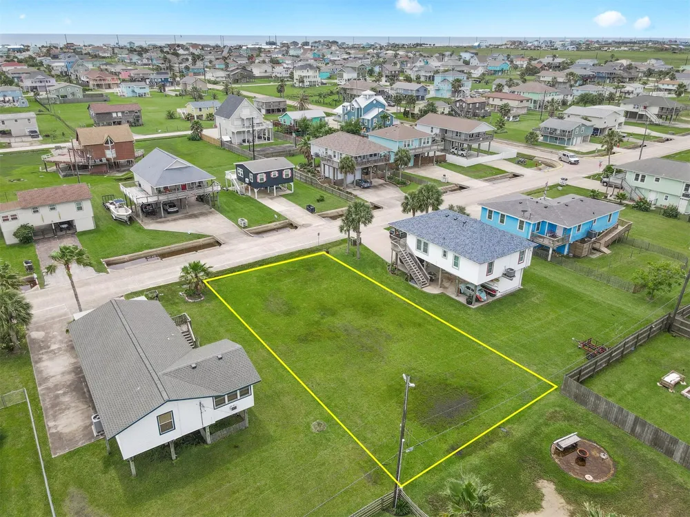 16534 Jolly Roger Jamaica Beach, TX 77554