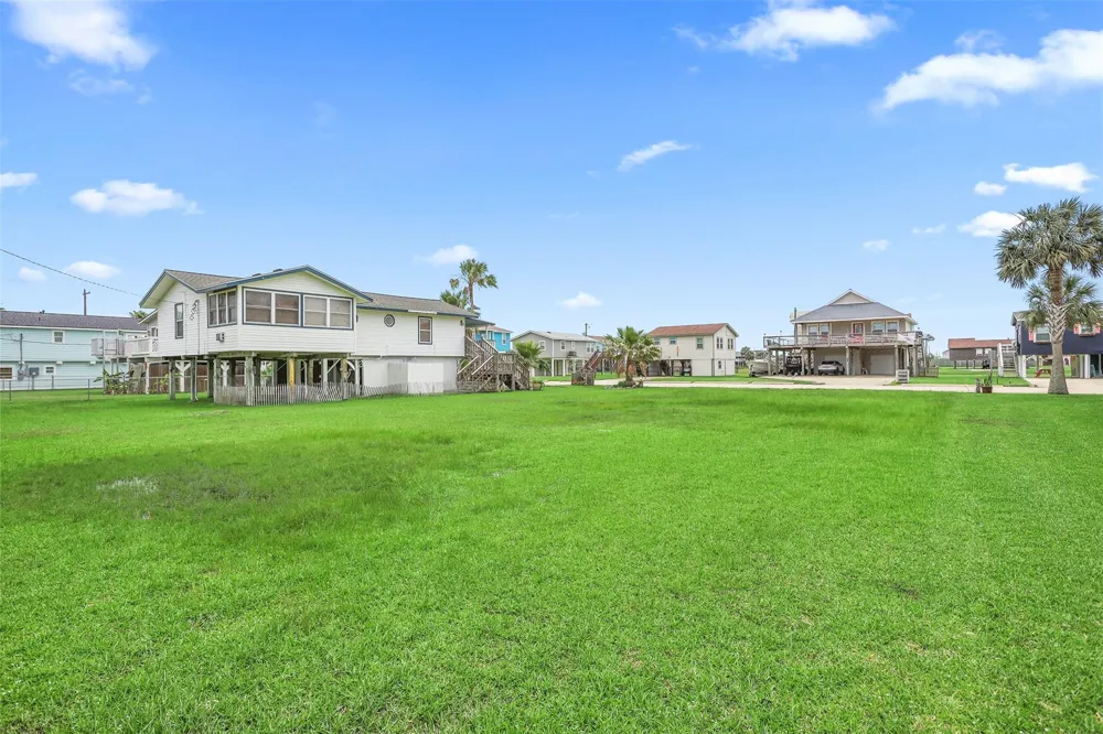 16534 Jolly Roger Jamaica Beach, TX 77554