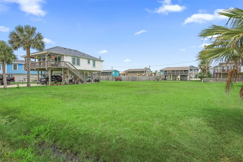 16534 Jolly Roger Jamaica Beach, TX 77554