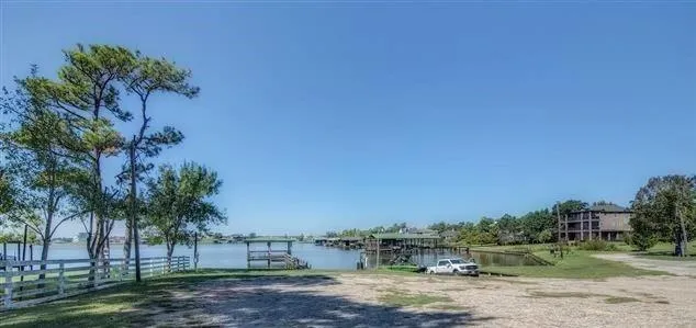 217 Cherry Tree Livingston, TX 77351