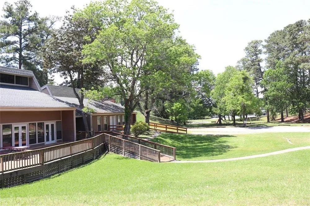 217 Cherry Tree Livingston, TX 77351