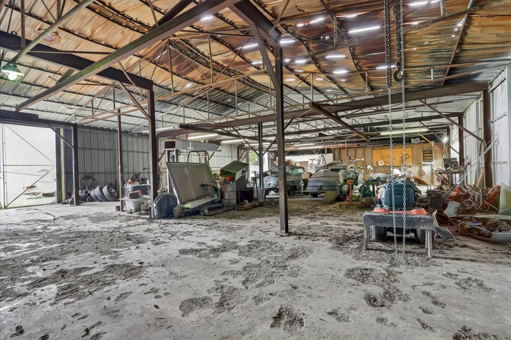 1092 W Highway 199 Springtown, TX 76082